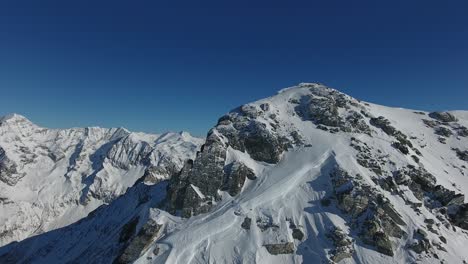 Erstaunliche-Luftaufnahme-Der-Schneebedeckten-Berge-In-Den-Französischen-Alpen.-Gletscher-De-La-Chiaupe